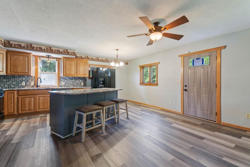 15 Vermillion St, Carlton, MN 55718