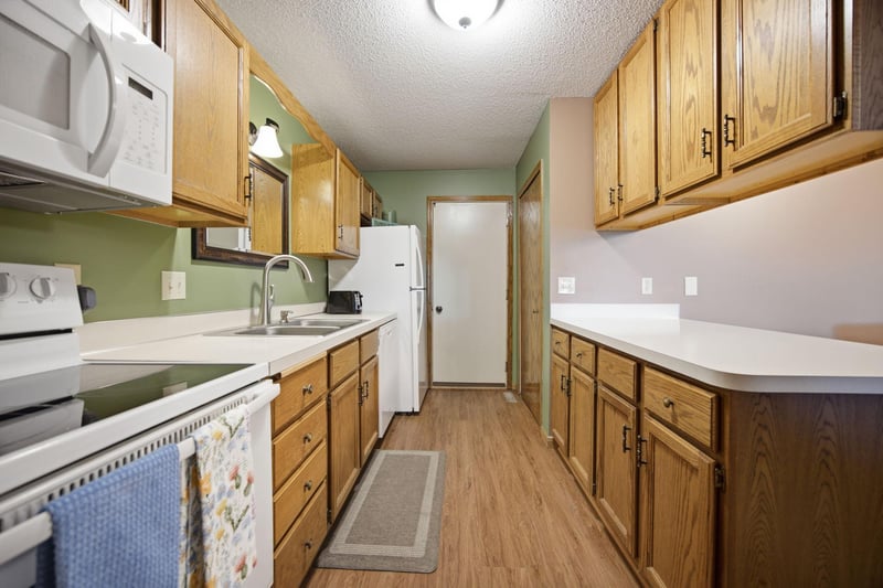 14000 44th Pl N #2, Plymouth, MN 55446