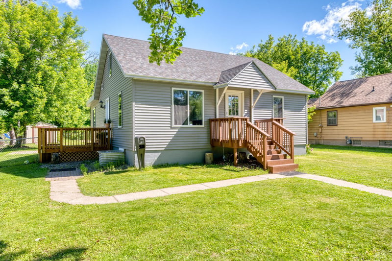 207 NE 7th St, Grand Rapids, MN 55744