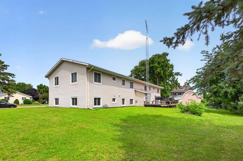150 2nd Ave SW, Elgin, MN 55932