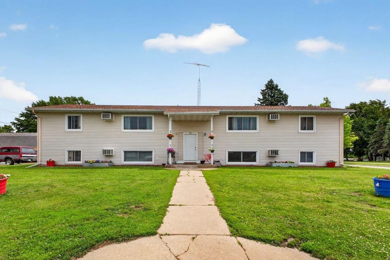 150 2nd Ave SW, Elgin, MN 55932