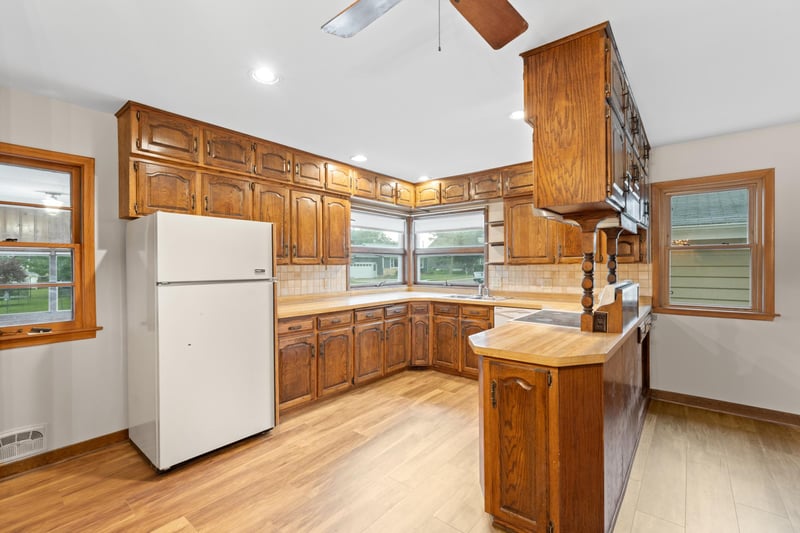145 6th St NW, Plainview, MN 55964