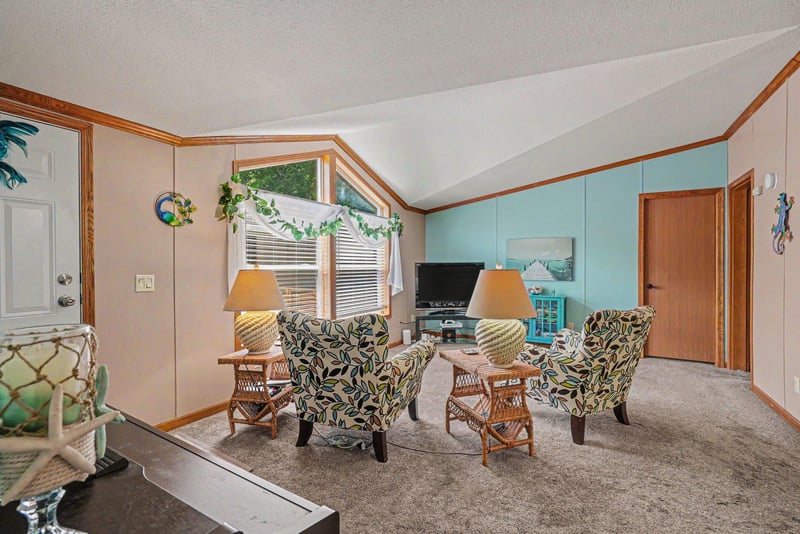 5021 Wellington Ave, Mounds View, MN 55112