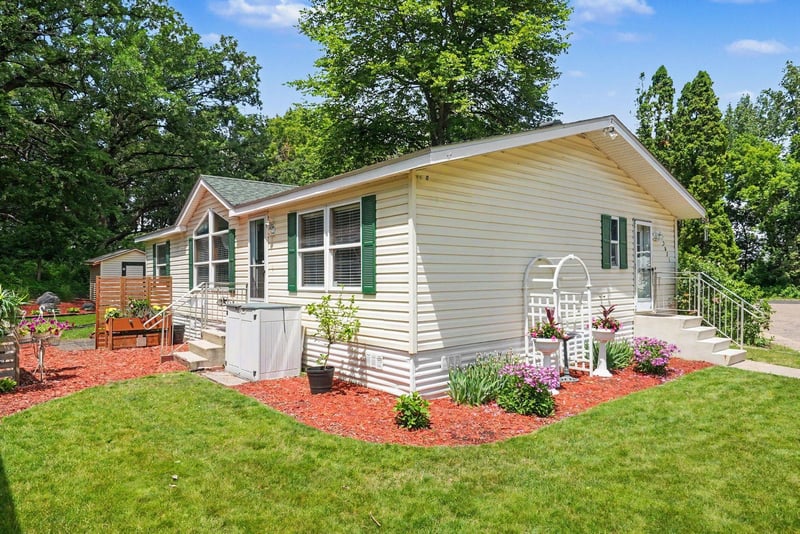 5021 Wellington Ave, Mounds View, MN 55112