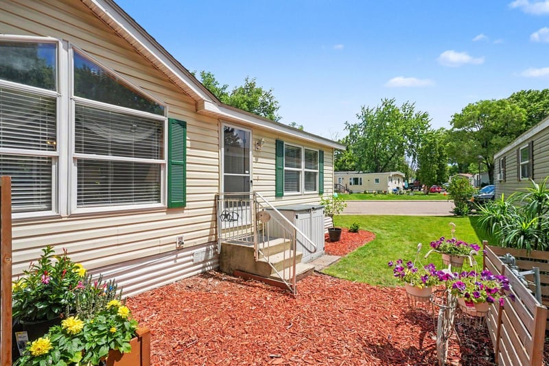 5021 Wellington Ave, Mounds View, MN 55112