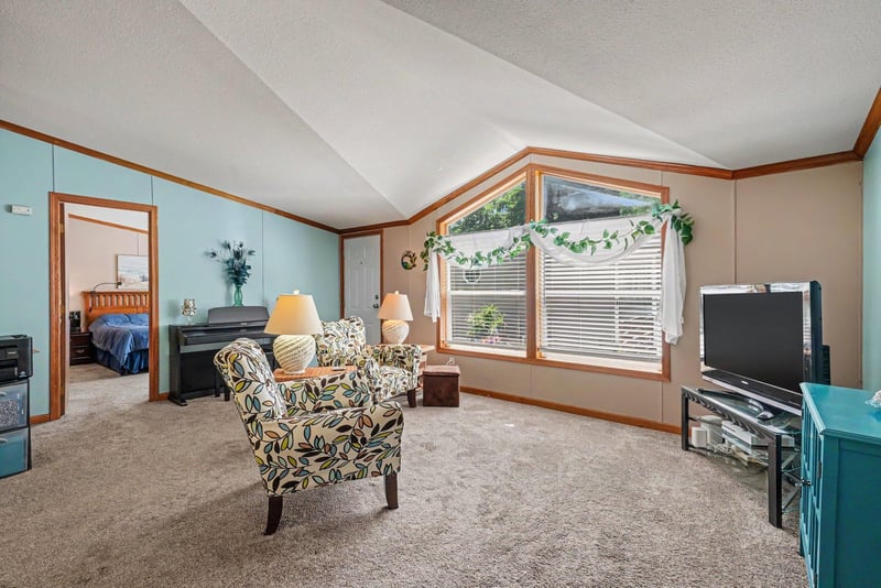5021 Wellington Ave, Mounds View, MN 55112