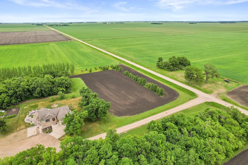 14293 40th St S, Moorhead, MN 56560