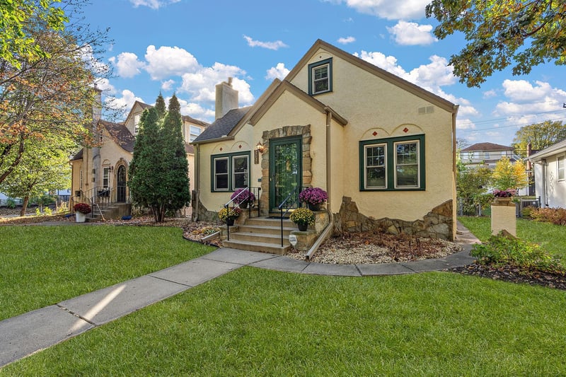 5252 Drew Ave S, Minneapolis, MN 55410