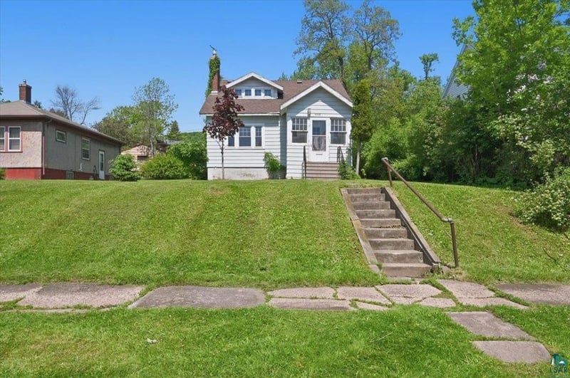 4505 W 7th St, Duluth, MN 55807
