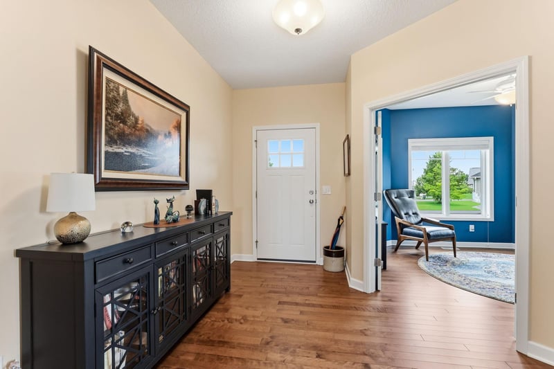 9937 Lower 8th St N, Lake Elmo, MN 55042
