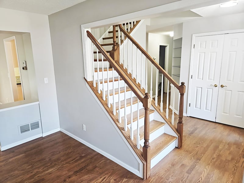 8982 Hunters Trl, Woodbury, MN 55125