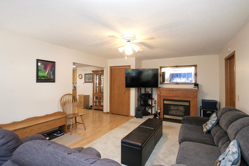124 E Saint Paul St, Darwin, MN 55324