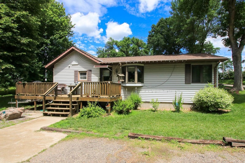 124 E Saint Paul St, Darwin, MN 55324