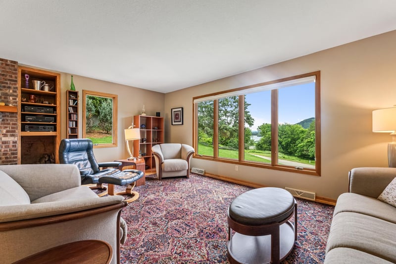 39109 Karen Ct, Winona, MN 55987