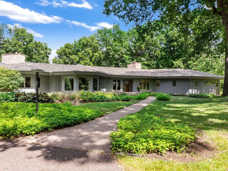 22 Evergreen Rd, North Oaks, MN 55127