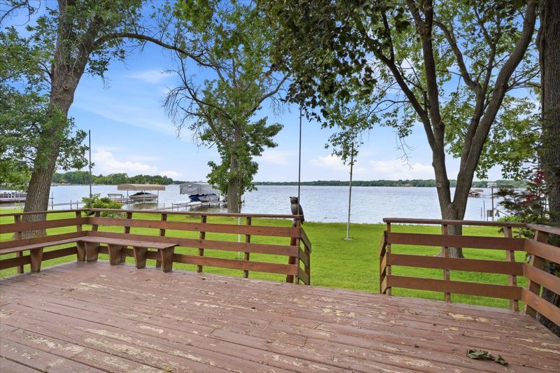 10226 S Shore Dr, Plymouth, MN 55441