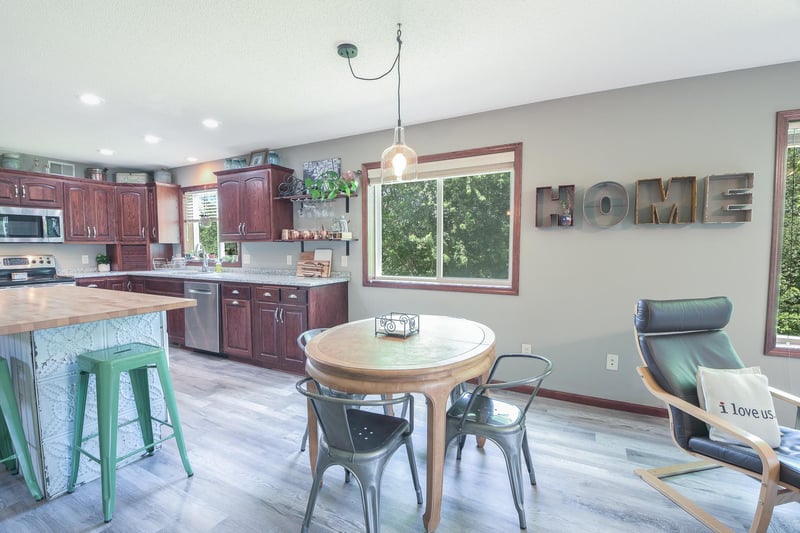 1815 Star Dr, Sauk Rapids, MN 56379