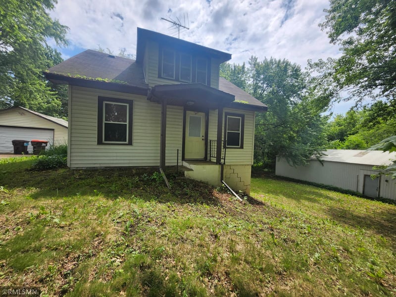 8721 Saint Croix Trl S, Hastings, MN 55033