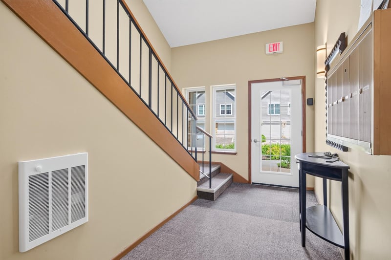 6167 Chasewood Pw #202, Minnetonka, MN 55343