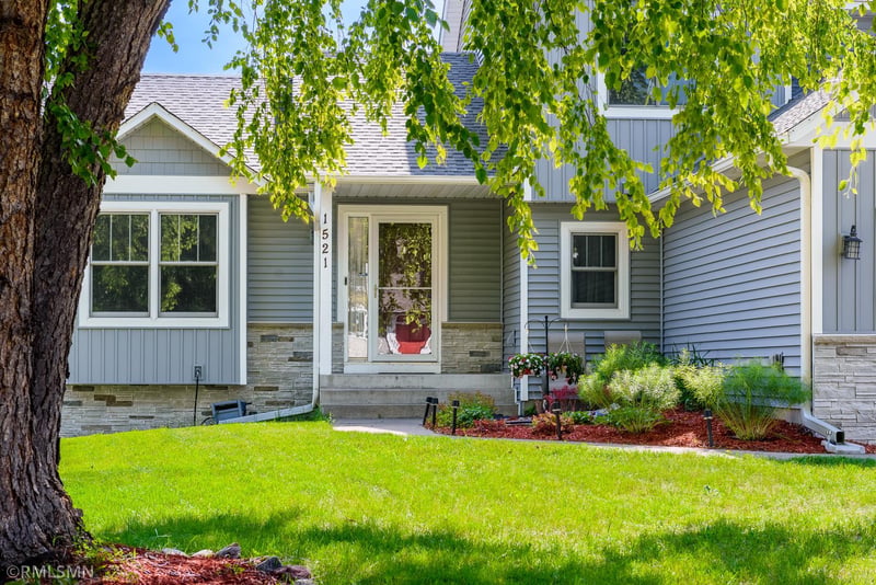 1521 Earle Way, Burnsville, MN 55306