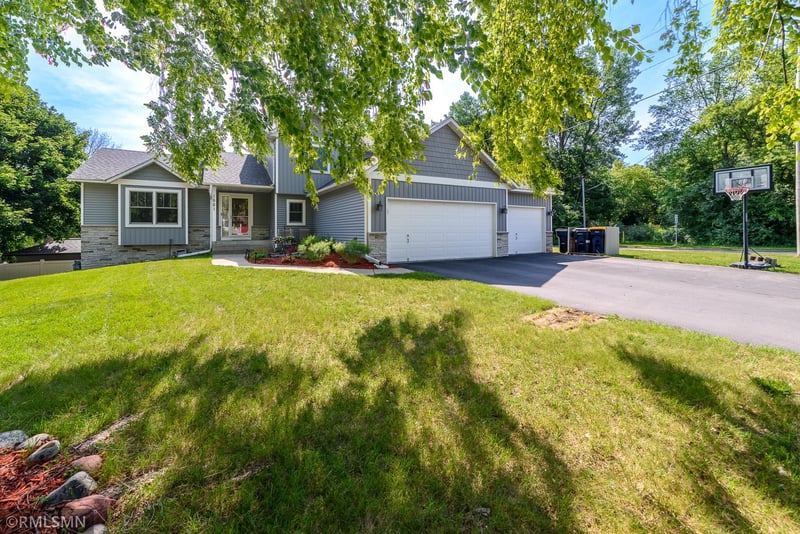 1521 Earle Way, Burnsville, MN 55306