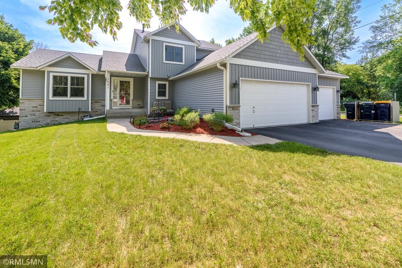 1521 Earle Way, Burnsville, MN 55306