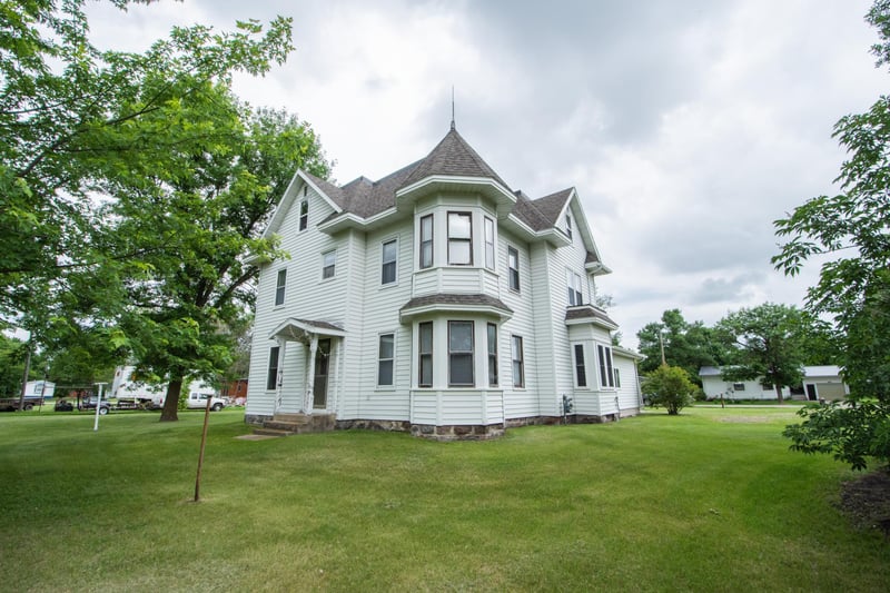 204 3rd Ave E, Gary, MN 56545