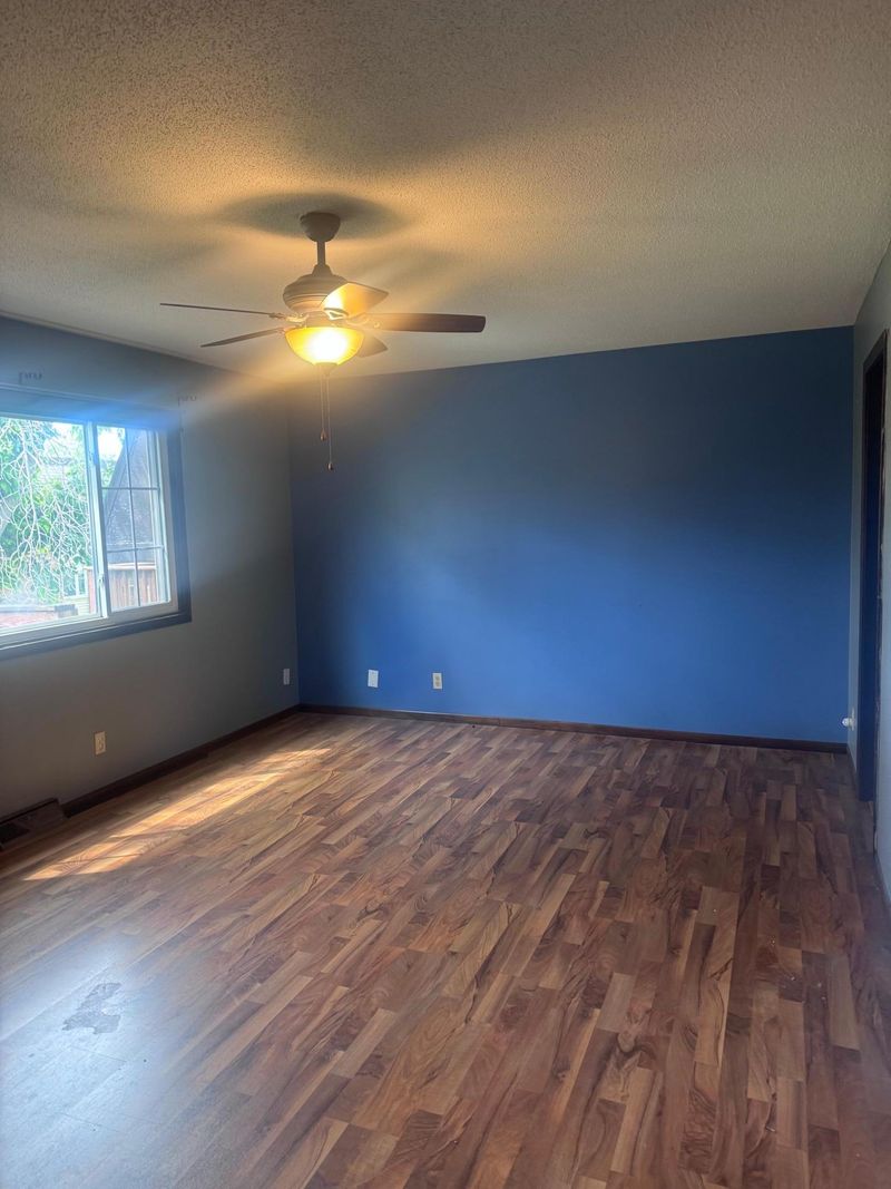 181 22nd St NW, Owatonna, MN 55060