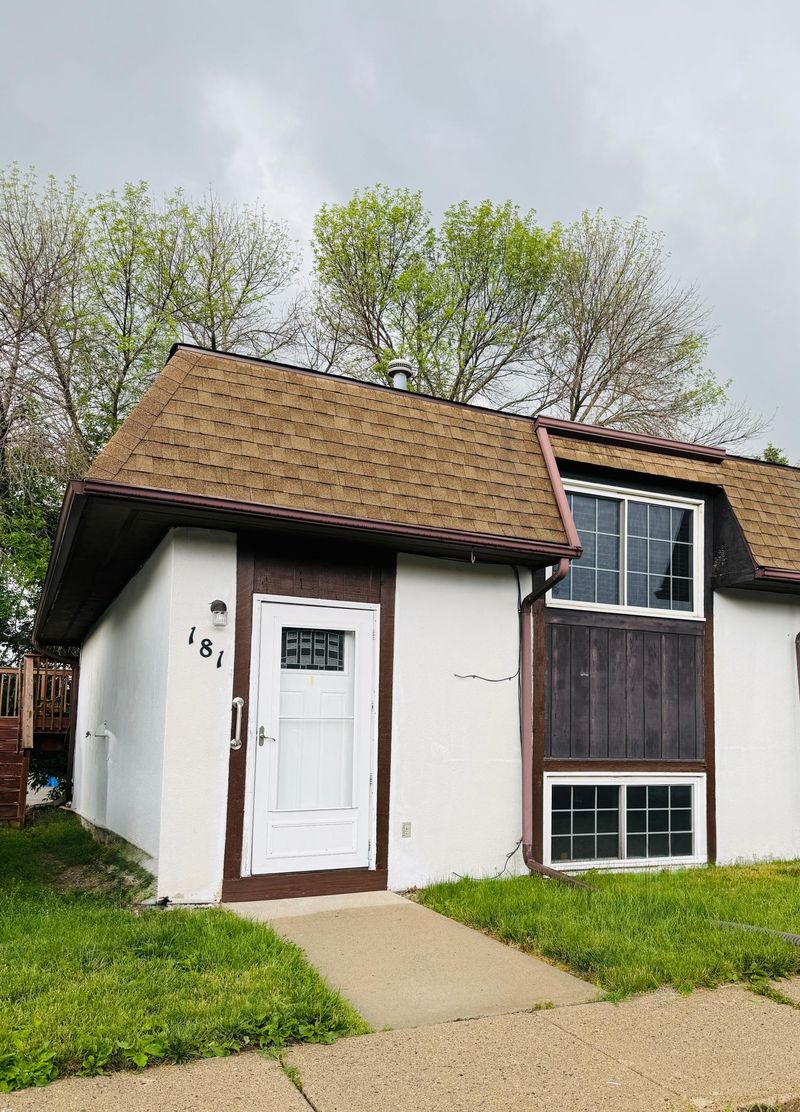 181 22nd St NW, Owatonna, MN 55060