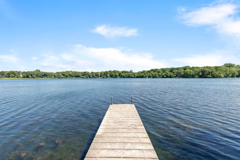8000 Hill Trl N, Lake Elmo, MN 55042