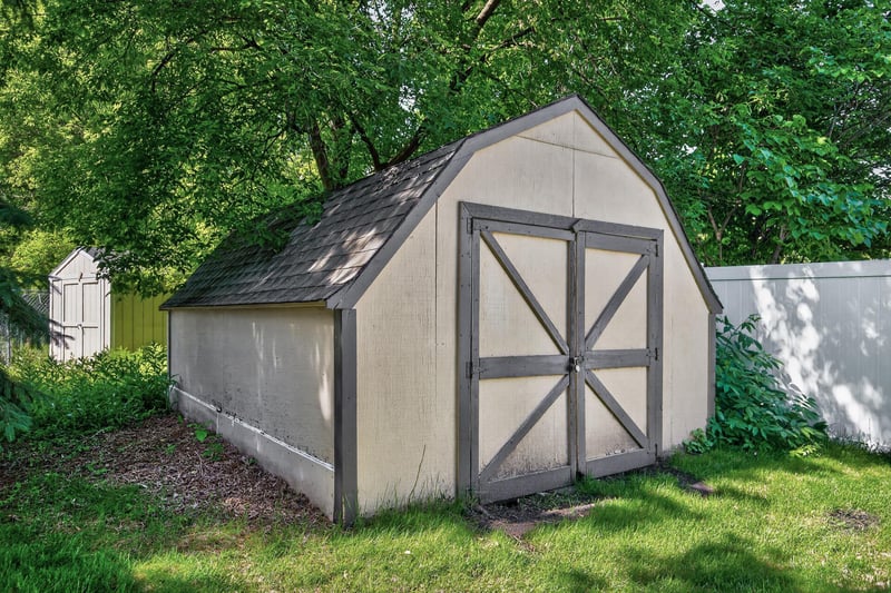2041 W 65th St, Excelsior, MN 55331