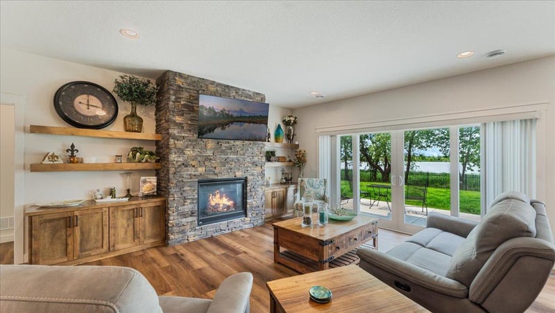 6439 W Laketowne Dr, Albertville, MN 55301