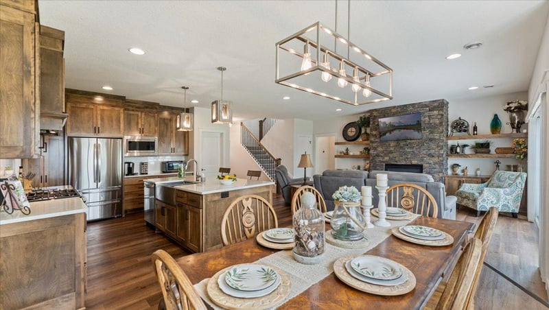 6439 W Laketowne Dr, Albertville, MN 55301