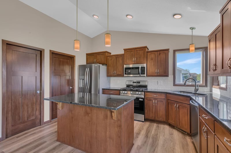 5869 Deer St, Monticello, MN 55362