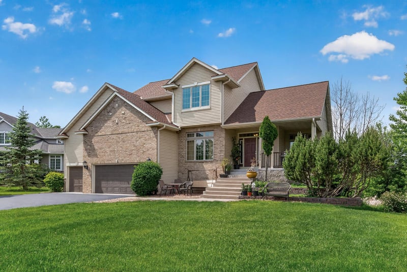 1511 Oakview Ct, Hugo, MN 55038