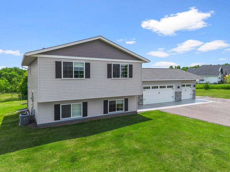 48089 Autumn Ct, Stanchfield, MN 55080
