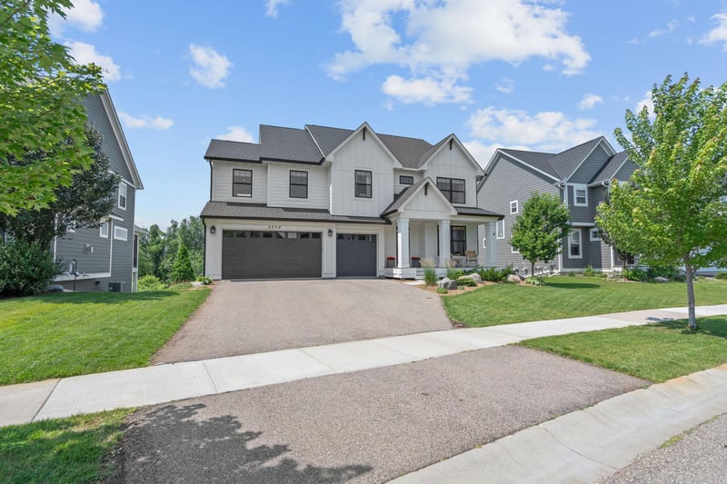 5054 Boulder Ln, Chaska, MN 55318