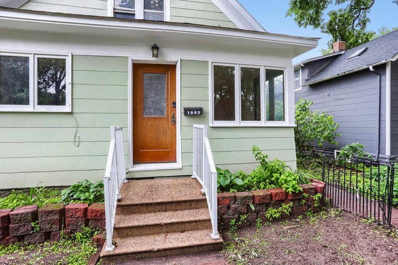 1092 25th Ave SE, Minneapolis, MN 55414