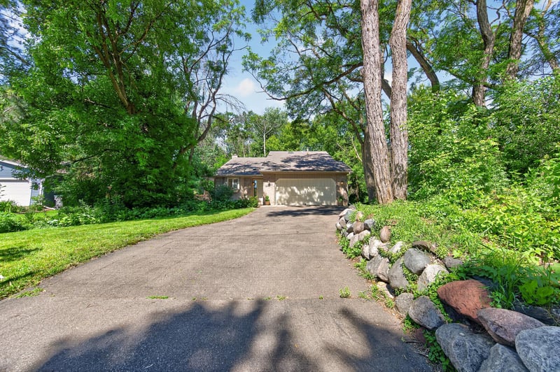 6440 Oriole Ave, Chanhassen, MN 55331