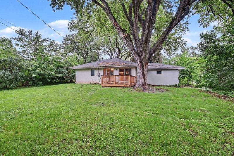 1708 Lydia Ave W, Roseville, MN 55113