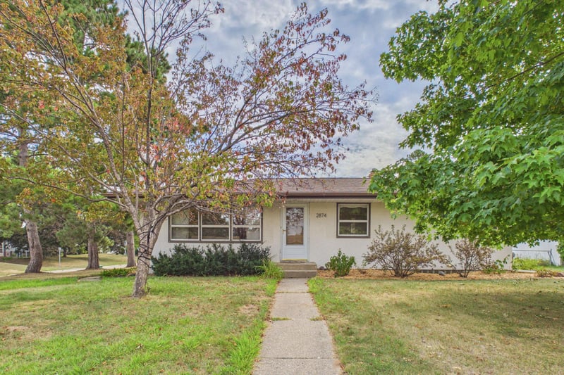2874 Virginia Ave, Roseville, MN 55113