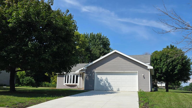 524 Wood Way, Burnsville, MN 55337