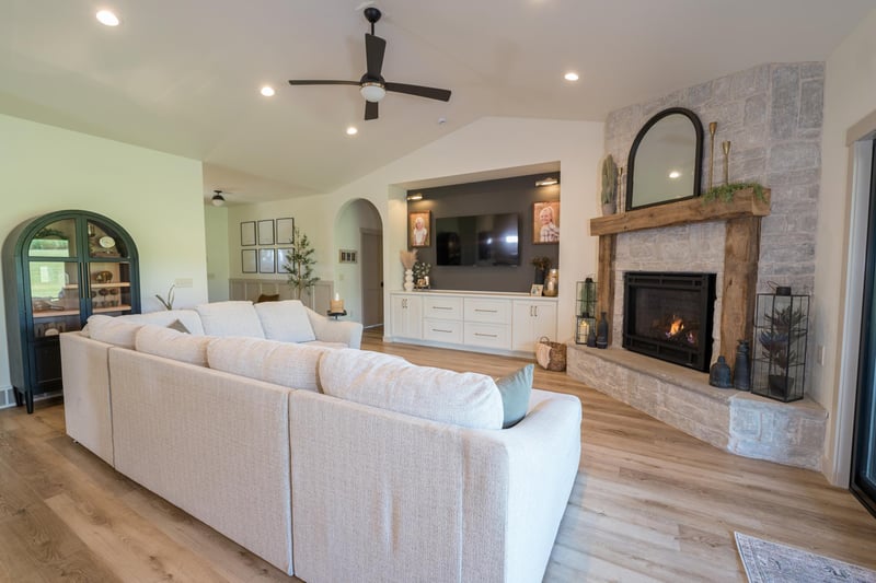 390 Badger Ave, Mondovi, WI 54755