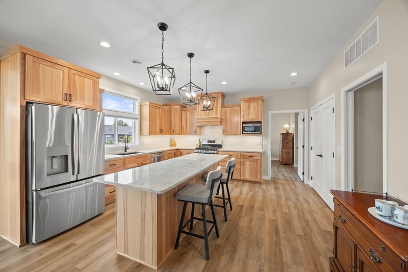 173 Eau Claire Ave SE, Hutchinson, MN 55350