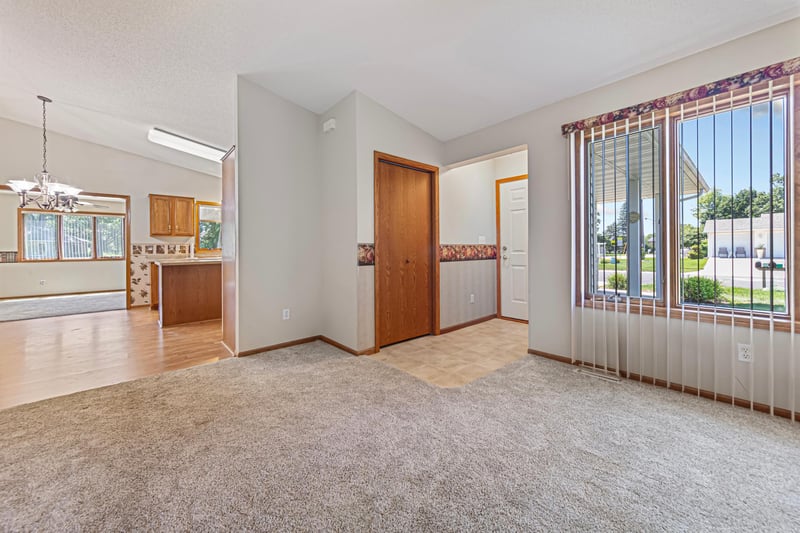 2102 Mcquillan Ct SE, Rochester, MN 55904