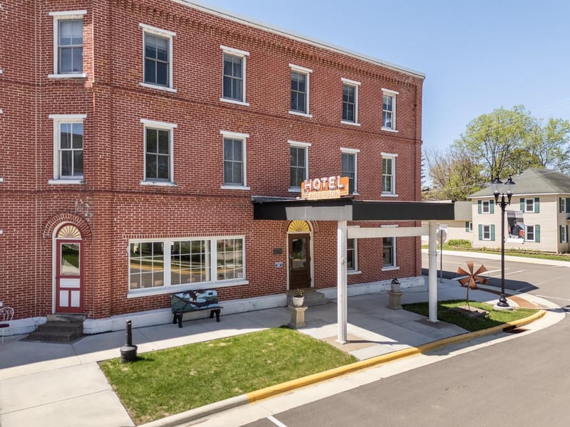 333 Main St W, Wabasha, MN 55981