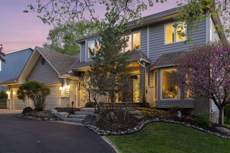 6820 Lorena Ln, Eden Prairie, MN 55346