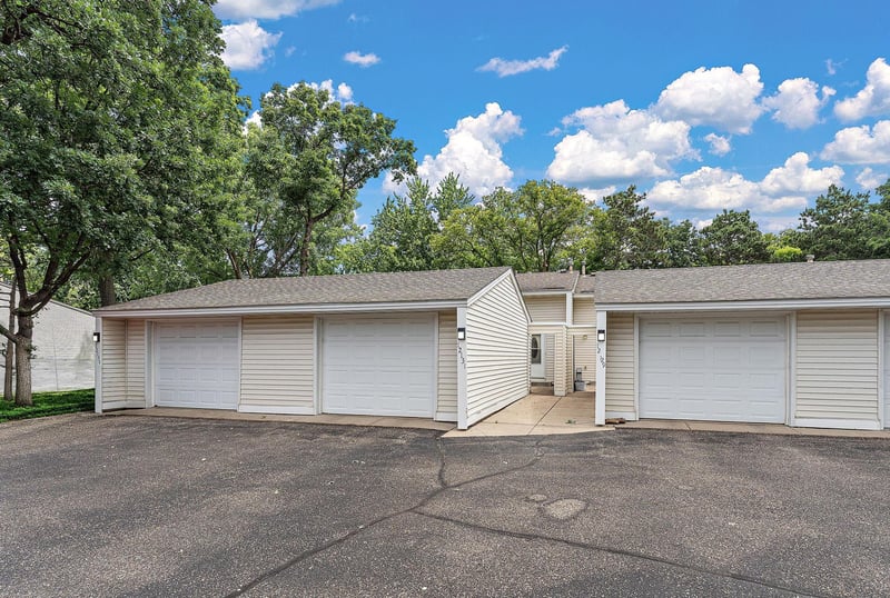 12131 Drake St NW, Coon Rapids, MN 55448