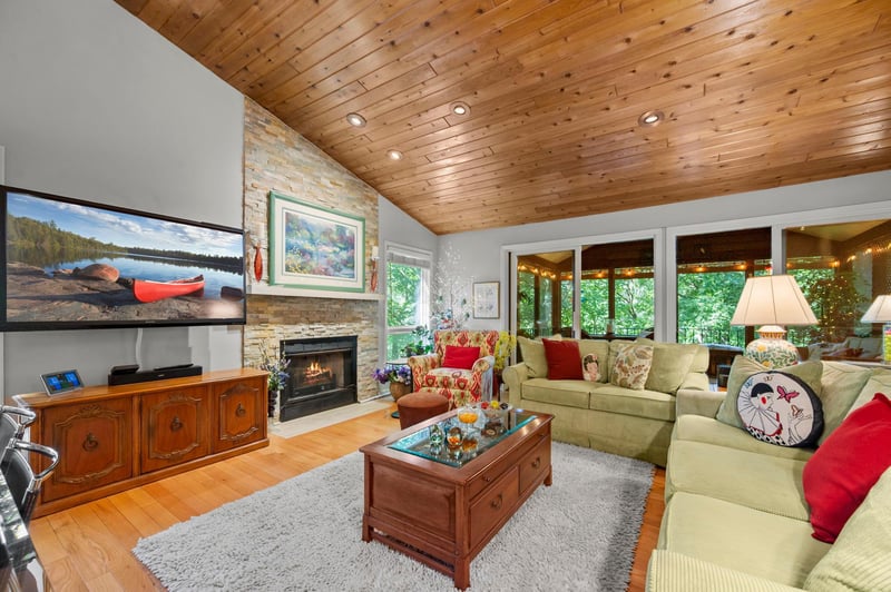 6884 Stonewood Ct, Eden Prairie, MN 55346