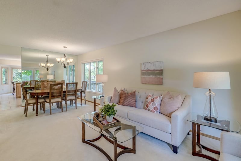 2201 Ferris Ln, Roseville, MN 55113